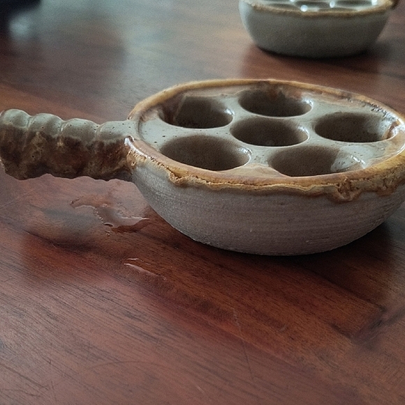 Laurentian Pottery Set Of Four Escargot Dishes - Picture 2 of 6